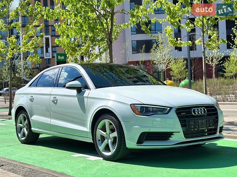 Седан Audi A3 2016 в Киеве
