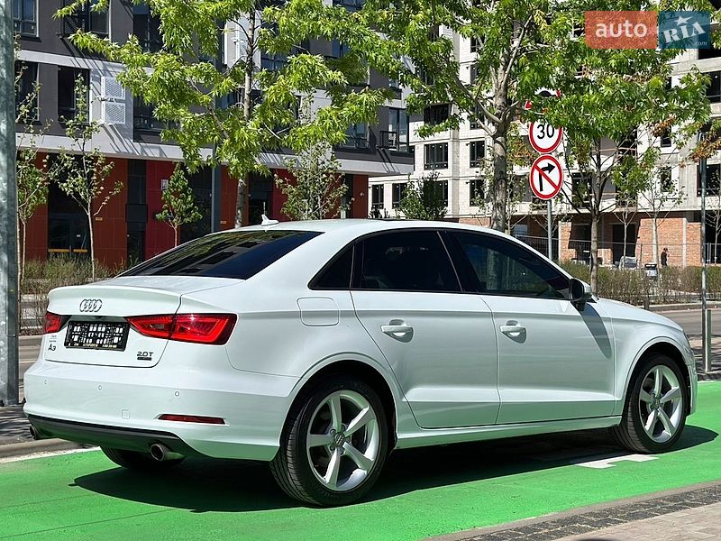 Седан Audi A3 2016 в Киеве
