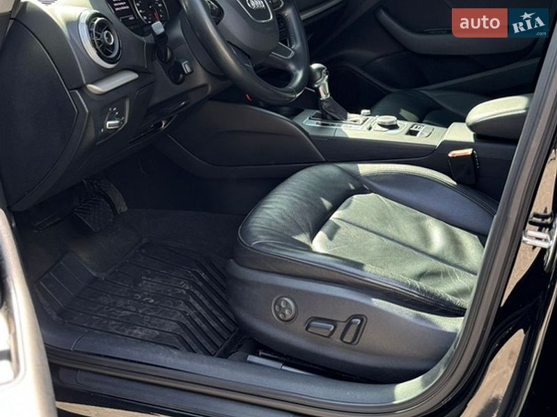 Седан Audi A3 2016 в Киеве