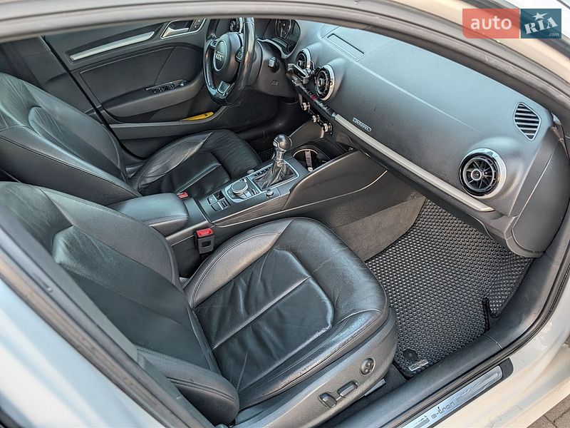 Хэтчбек Audi A3 2015 в Ивано-Франковске