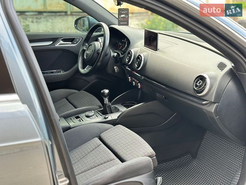 Хетчбек Audi A3 2013 в Чернівцях