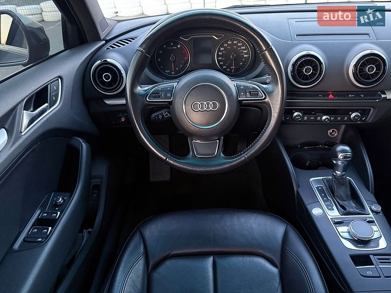 Седан Audi A3 2016 в Киеве