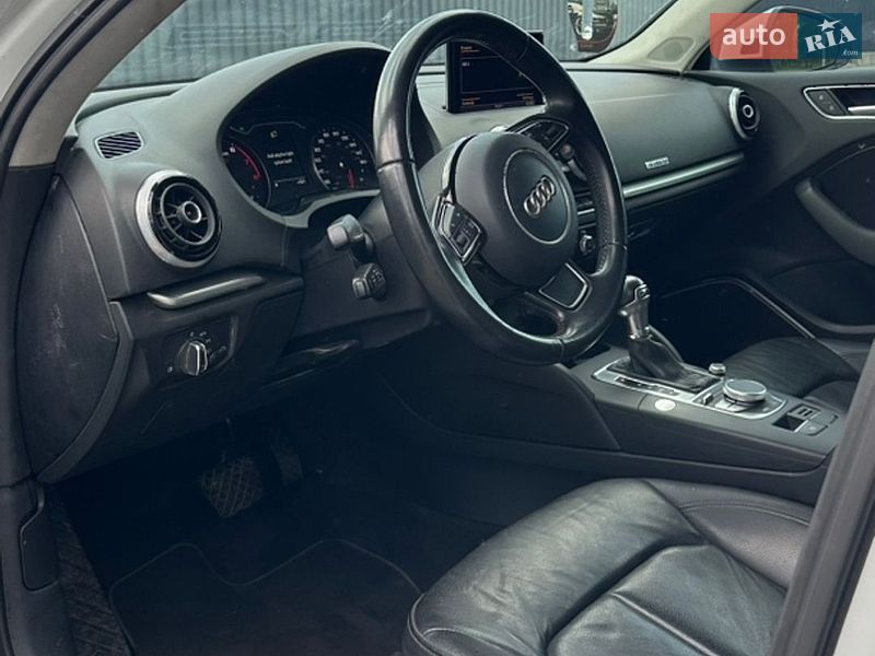 Седан Audi A3 2014 в Дніпрі