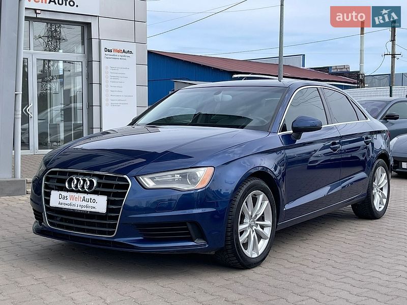 Седан Audi A3 2014 в Чернівцях