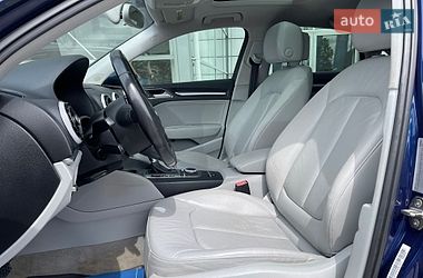 Седан Audi A3 2014 в Чернівцях