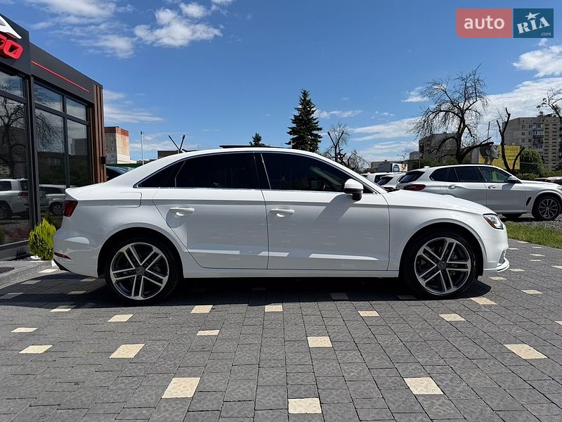 Седан Audi A3 2017 в Ужгороде
