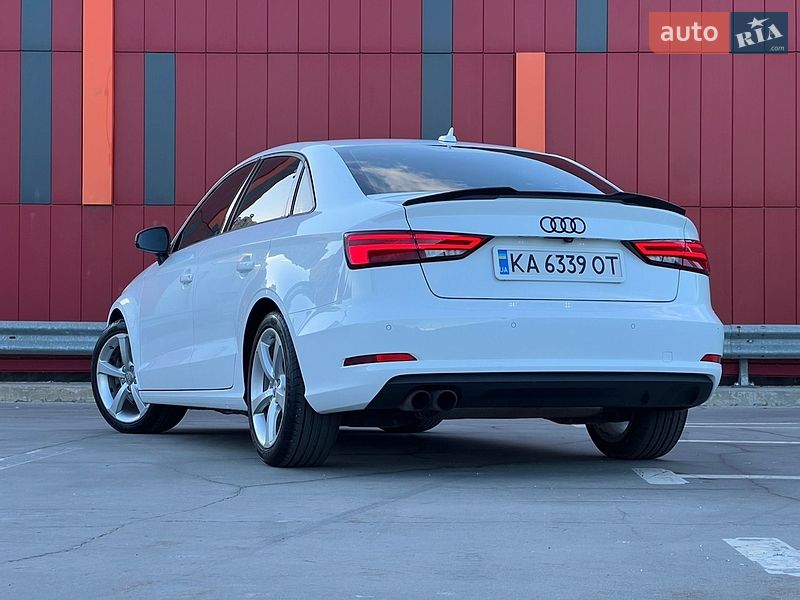 Седан Audi A3 2015 в Киеве