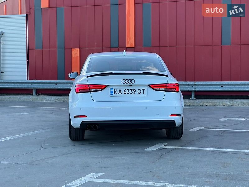 Седан Audi A3 2015 в Киеве