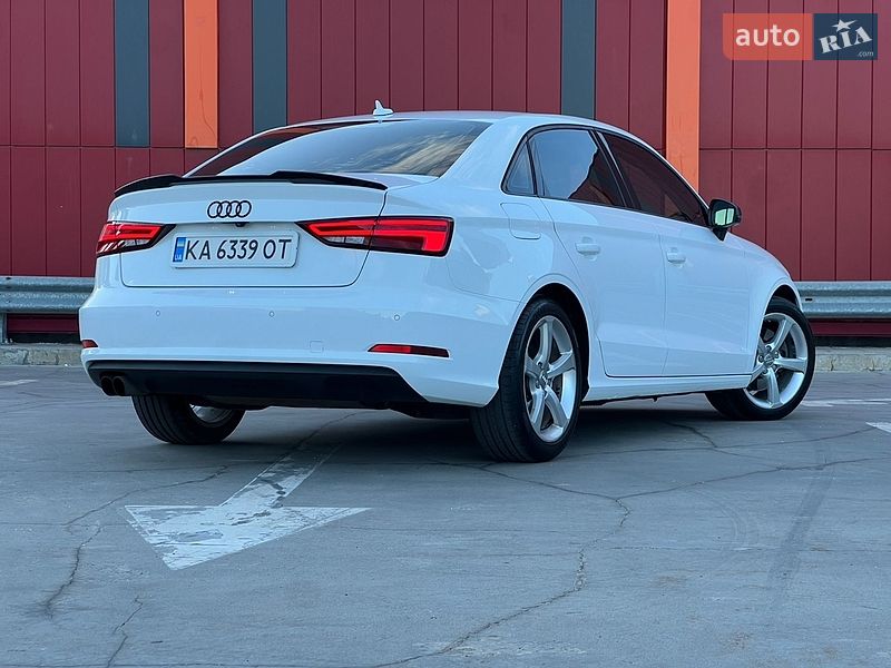 Седан Audi A3 2015 в Киеве