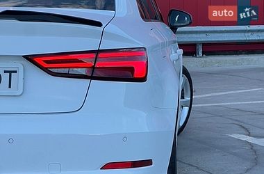 Седан Audi A3 2015 в Киеве