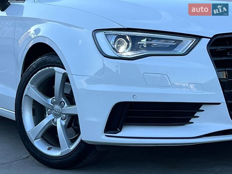 Седан Audi A3 2015 в Киеве