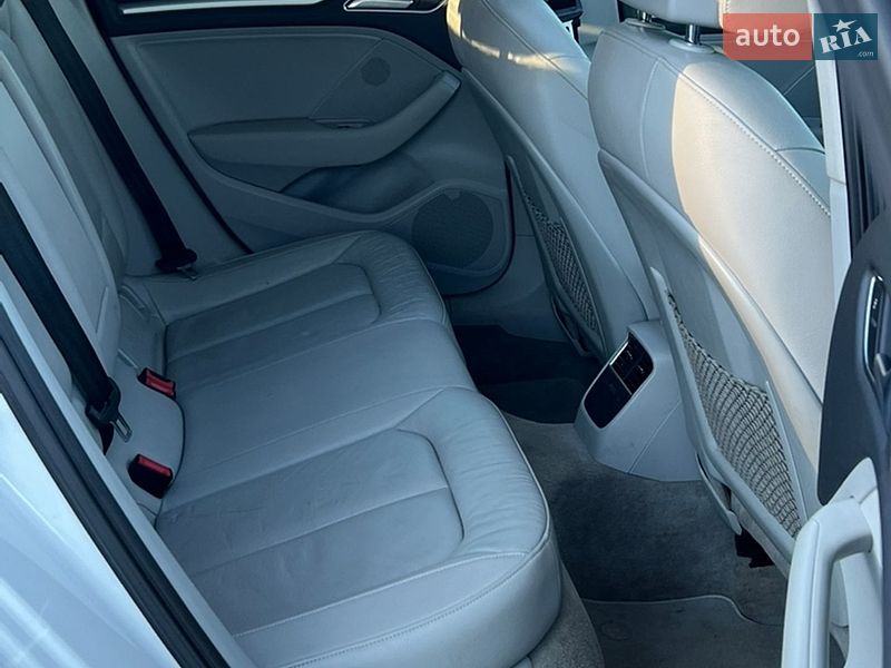 Седан Audi A3 2015 в Киеве
