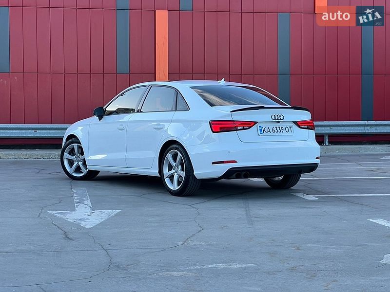 Седан Audi A3 2015 в Киеве