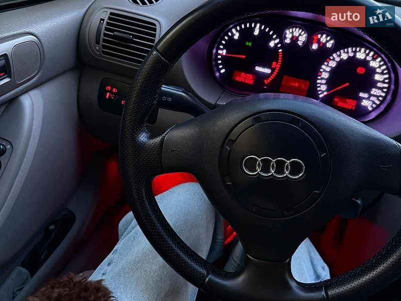 Хэтчбек Audi A3 1999 в Чернигове