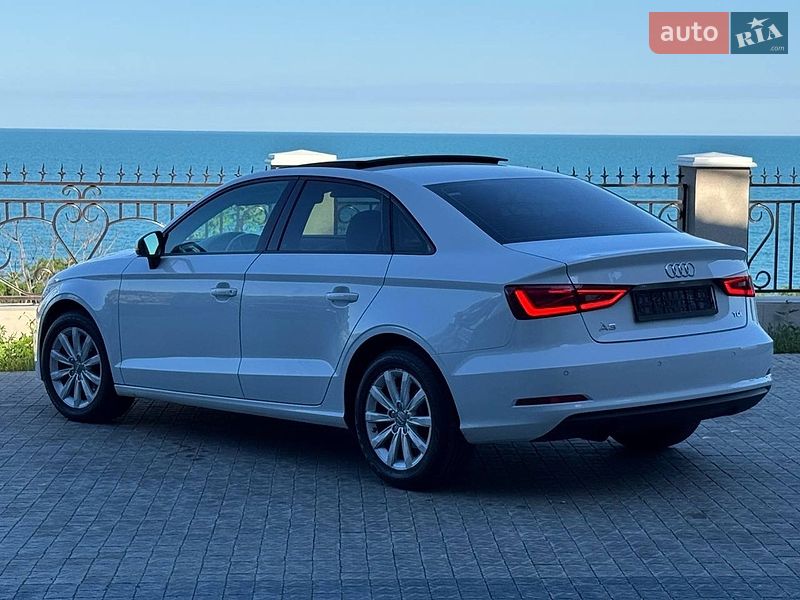 Седан Audi A3 2015 в Одессе