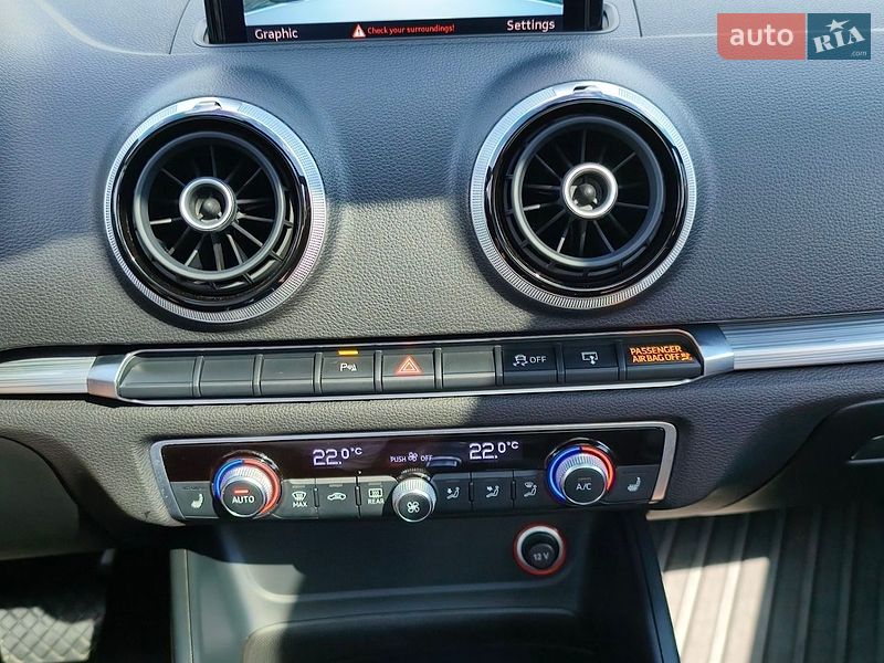 Седан Audi A3 2015 в Николаеве