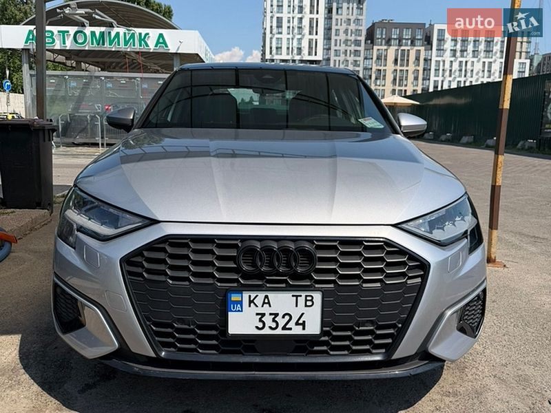 Седан Audi A3 2022 в Киеве