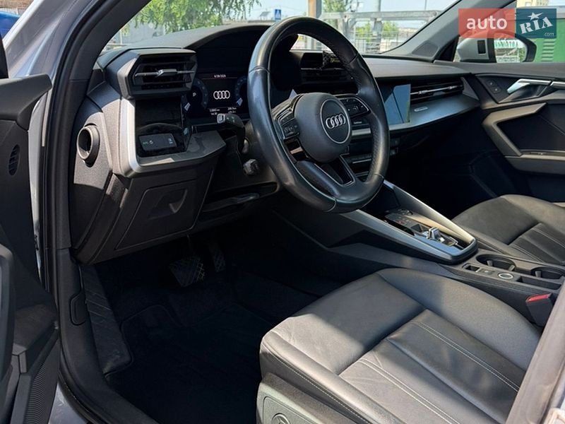 Седан Audi A3 2022 в Киеве
