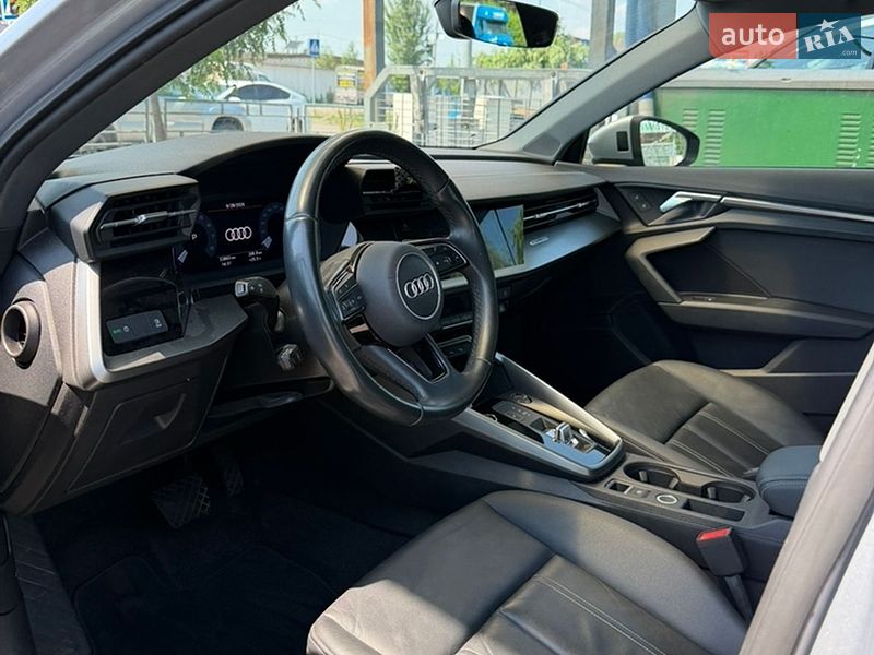 Седан Audi A3 2022 в Киеве