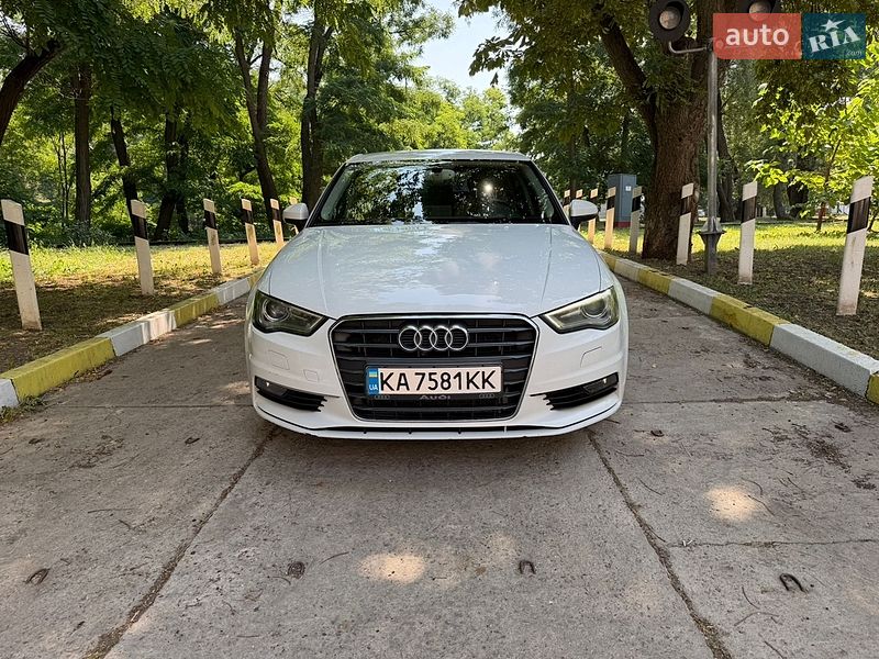 Седан Audi A3 2013 в Киеве