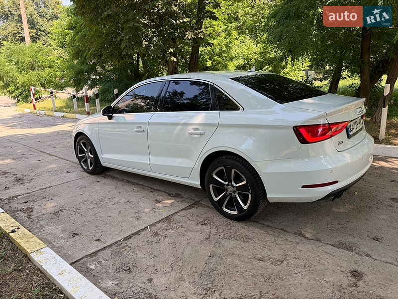 Седан Audi A3 2013 в Киеве