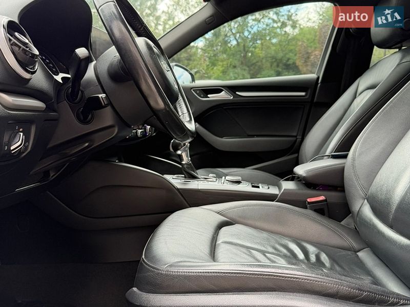 Седан Audi A3 2015 в Львове