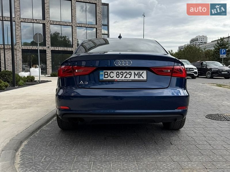 Седан Audi A3 2015 в Львове
