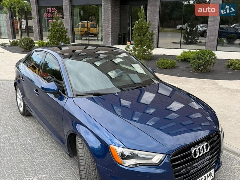 Седан Audi A3 2015 в Львове
