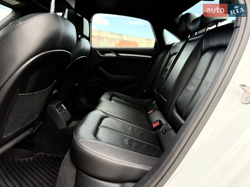 Седан Audi A3 2018 в Івано-Франківську