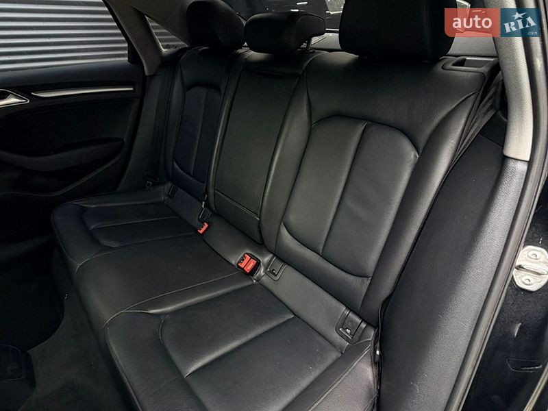 Седан Audi A3 2016 в Киеве