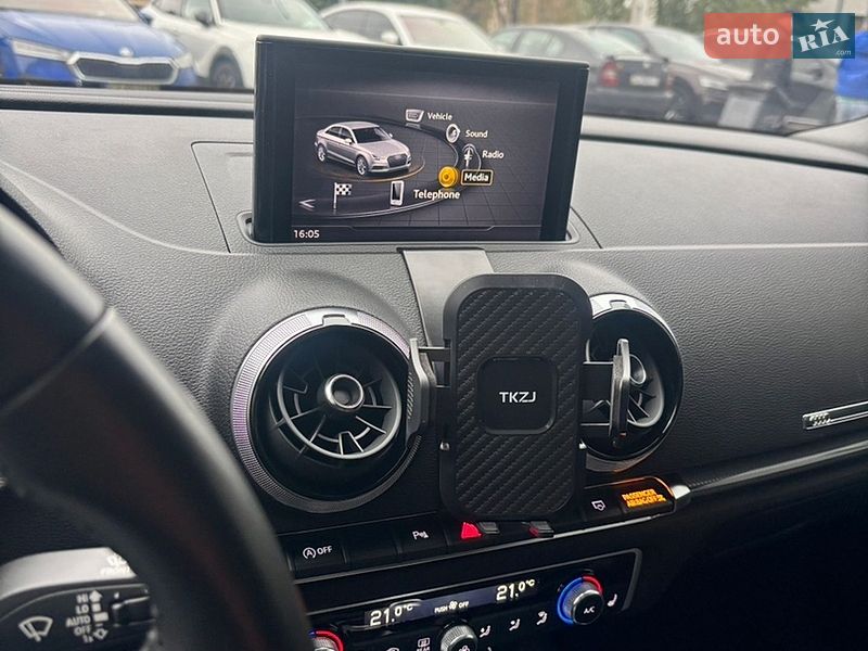Седан Audi A3 2018 в Киеве