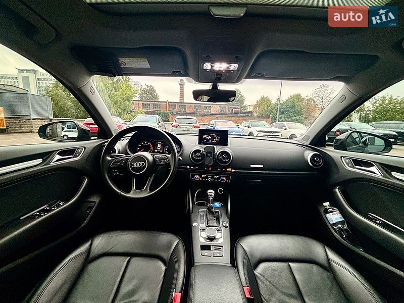 Седан Audi A3 2018 в Киеве