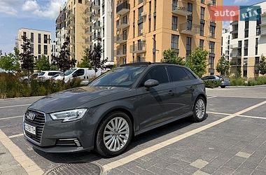 Хэтчбек Audi A3 2016 в Львове