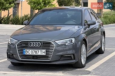 Хэтчбек Audi A3 2016 в Львове