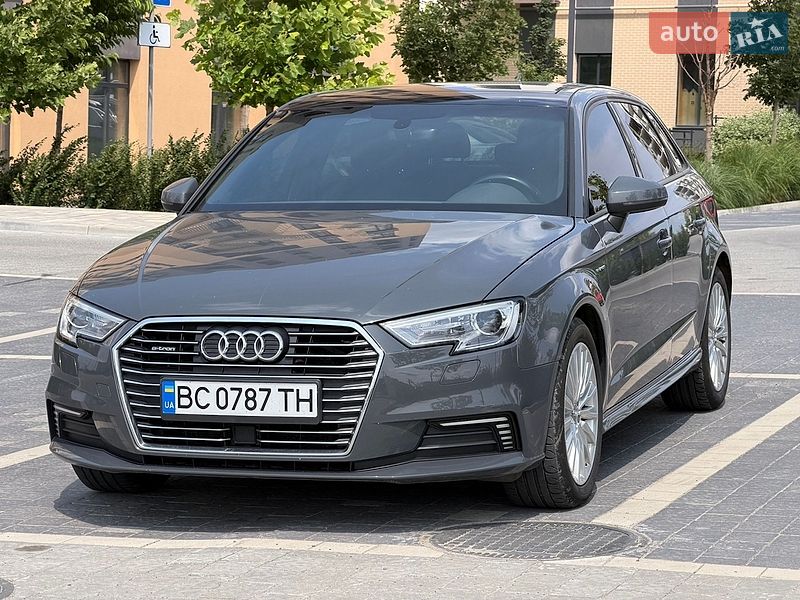 Хэтчбек Audi A3 2016 в Львове