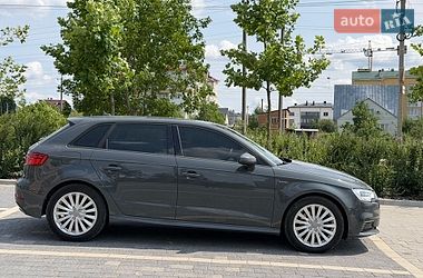 Хэтчбек Audi A3 2016 в Львове