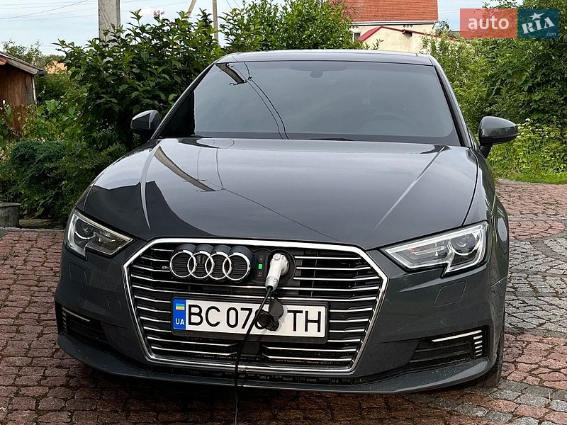 Хэтчбек Audi A3 2016 в Львове
