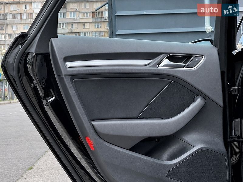Хэтчбек Audi A3 2016 в Киеве
