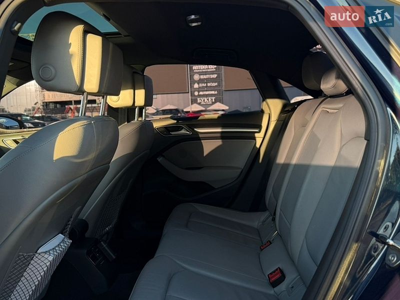 Седан Audi A3 2018 в Киеве