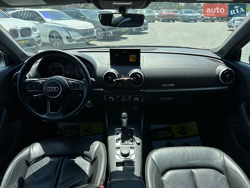 Седан Audi A3 2016 в Ивано-Франковске