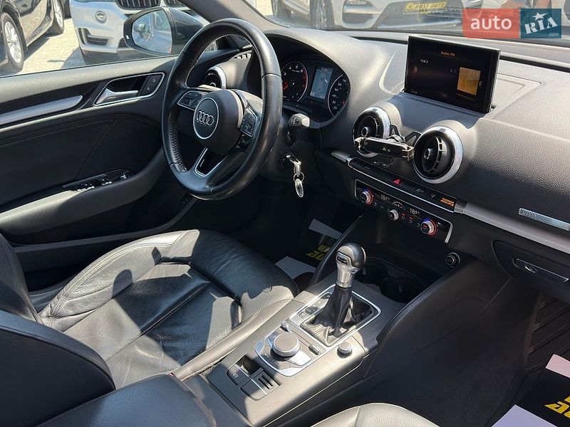 Седан Audi A3 2016 в Ивано-Франковске