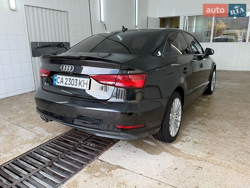 Седан Audi A3 2018 в Черкасах