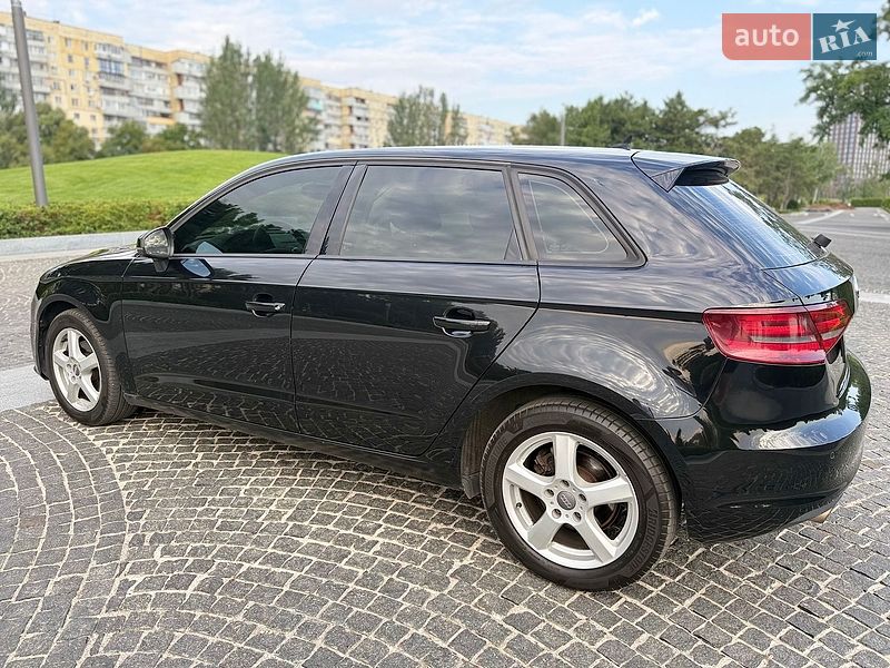 Хетчбек Audi A3 2013 в Дніпрі