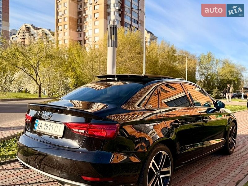 Седан Audi A3 2016 в Киеве