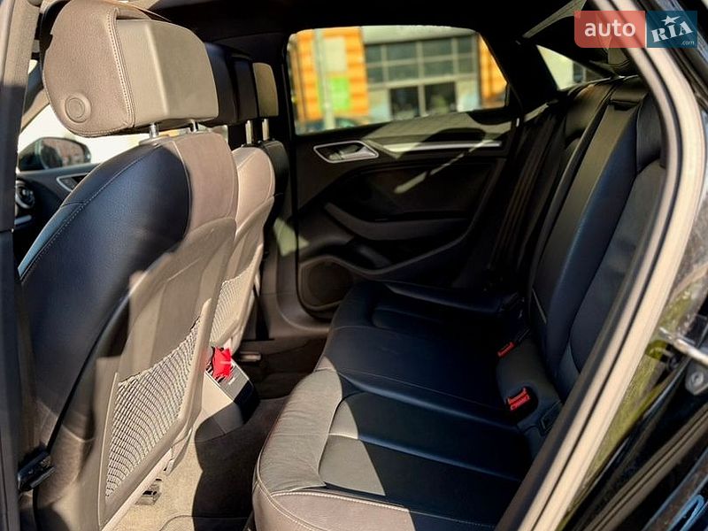 Седан Audi A3 2016 в Киеве
