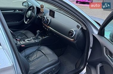 Седан Audi A3 2015 в Чернівцях