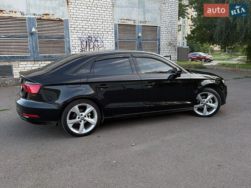 Седан Audi A3 2016 в Кривом Роге