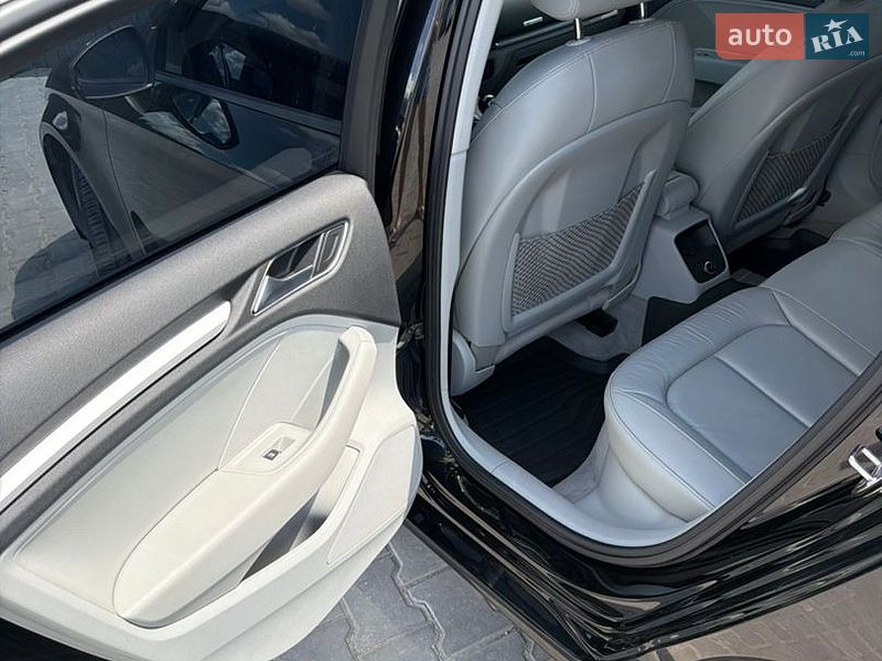 Седан Audi A3 2016 в Кривом Роге