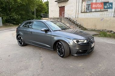 Хетчбек Audi A3 2013 в Новояворівську