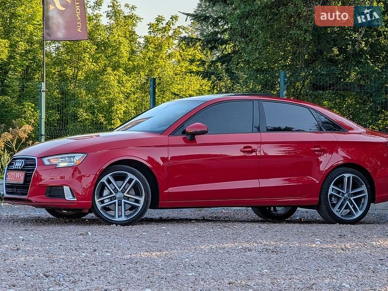 Седан Audi A3 2016 в Дрогобыче